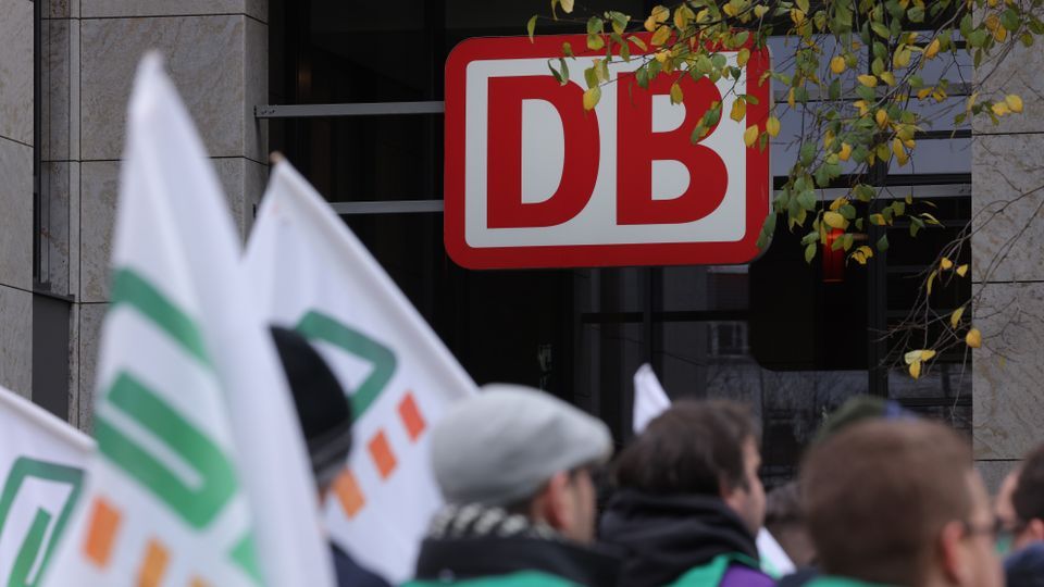 Deutsche Bahn und die Gewerkschaft Deutscher Lokführer haben sich im Tarifkonflikt geeinigt!
