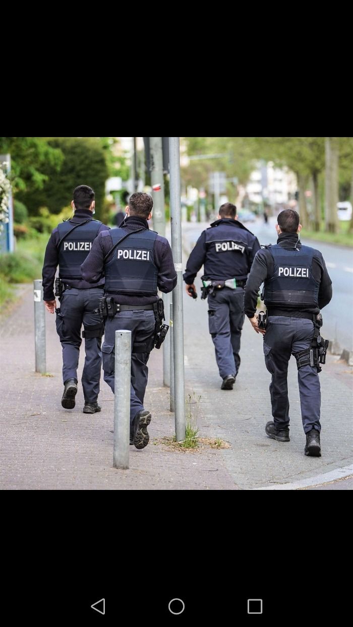 Polizei Großeinsatz in Essen Überruhr-Hinsel