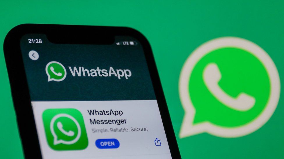 62 Jähriger Mann verlässt völlig unerwartet WhatsApp Gruppe