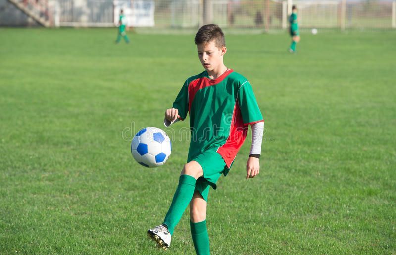 Folgenreiche Entscheidung des Deutschen Fußballverbund DVH: Fußballvereine ab sofort nur noch für Kinder ab elf Jahren erlaubt.