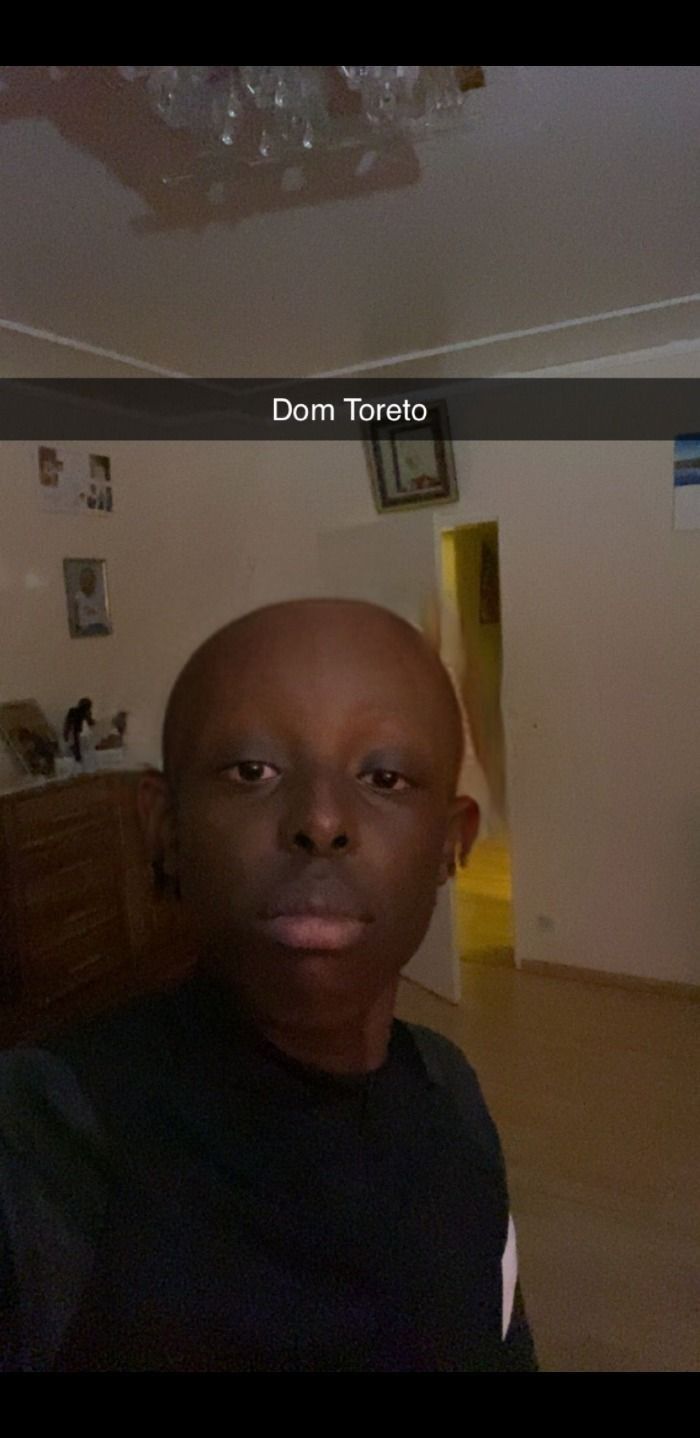 Junge Namens Dom Toreto lädt Bild aus den Backrooms hoch