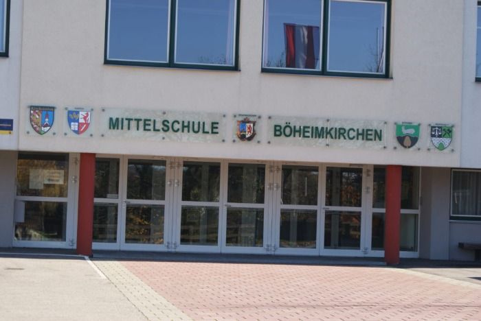 3z der NMS Böheimkirchen will Schule übernehmen und Unterricht stoppen