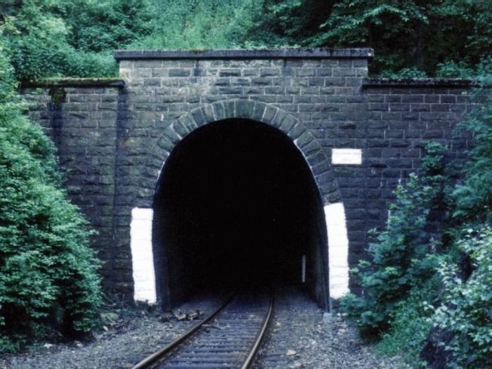 Bahn: Lüdenscheider Tunnel wird im nächsten Jahr saniert - Schienenersatzverkehr von März bis Mai 2024
