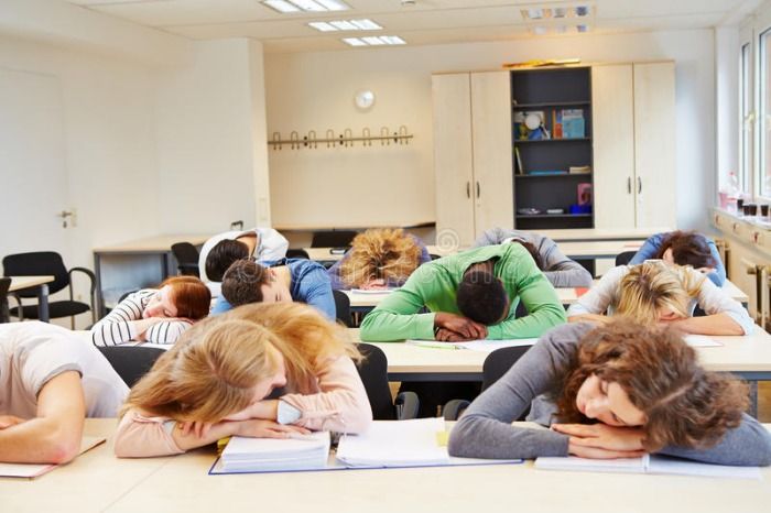 Im Klassenraum eingeschlafen