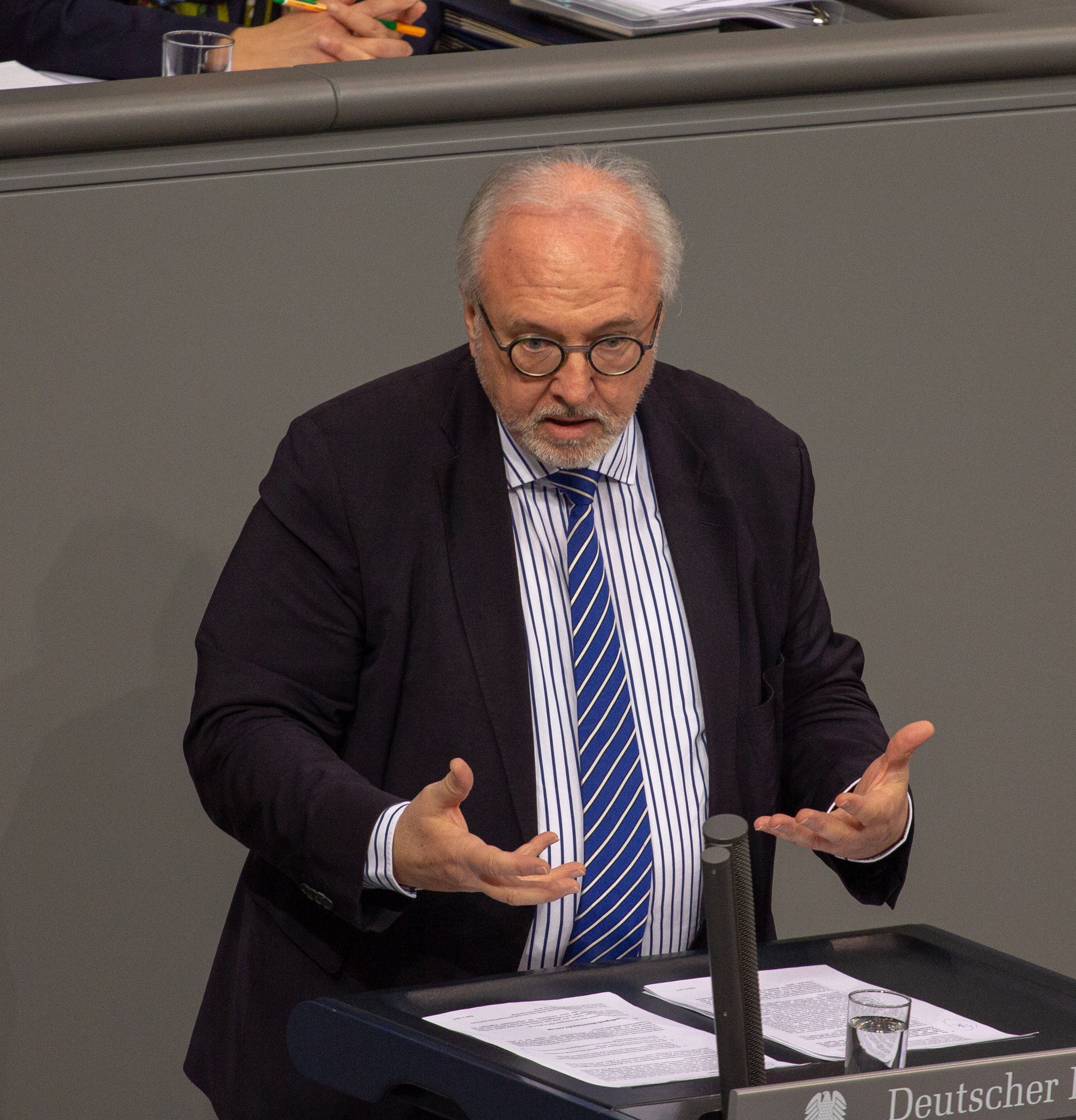 CDU-Politiker Rudolf Henke fordert Impfpflicht bei Kindern durchzusetzen