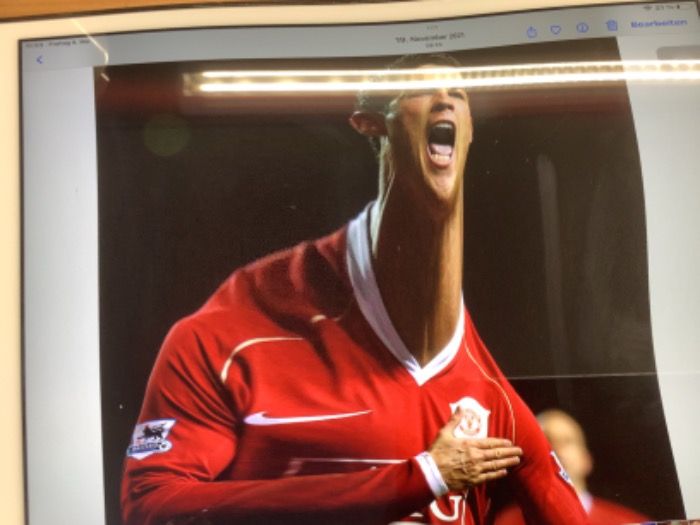 Ronaldo hat Gesichts op gemacht